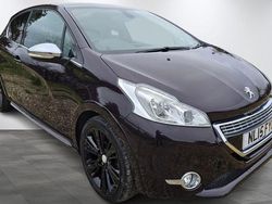 Mauve/purple Used 2015 Peugeot 208 S Hatchback | £4,150 (Fair price)