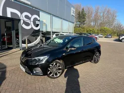Diamond black Used 2021 Renault Clio V Hatchback | £14,495 (A bit pricey)