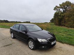Black Used 2013 Skoda Superb Hatchback | £3,350 (Fair price)
