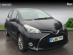 Black Used 2016 Toyota Yaris Hatchback | £7,794 (Fair price)