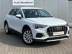 Glacier white metallic Used 2025 Audi Q3 Sport SUV | £33,950 (Fair price)