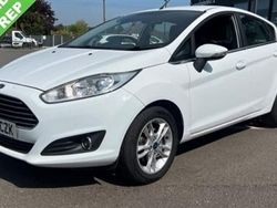 White Used 2014 Ford Fiesta Zetec Hatchback | £5,290 (Fair price)