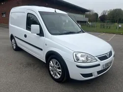 White Used 2010 Vauxhall Combo MPV | £2,575 (Fair price)