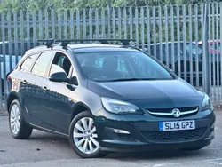 Green Used 2015 Vauxhall Astra Estate | £4,000 (Fair price)
