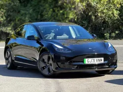 Black Used 2021 Tesla Model 3 Standard Range Plus Sedan | £20,495 (Fair price)