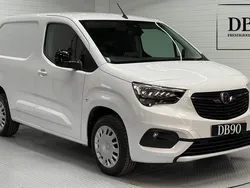 White Used 2023 Vauxhall Combo S MPV | £11,350 (Fair price)