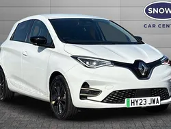 White Used 2022 Renault Zoe Iconic Hatchback | £12,699 (Fair price)