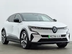 White Used 2024 Renault Mégane Komfort Hatchback | £23,998 (Fair price)