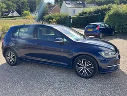 Blue Used 2017 VW Golf VII SE Hatchback | £12,250 (Fair price)