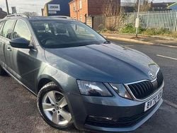 Grey Used 2020 Skoda Octavia SE Technology Estate | £6,990 (Super price)