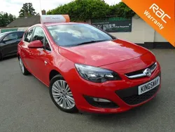 Red Used 2014 Vauxhall Astra Excite Hatchback | £4,499 (Fair price)