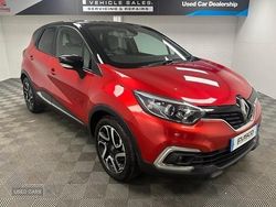 Red/black Used 2019 Renault Captur Iconic SUV | £9,495 (Fair price)