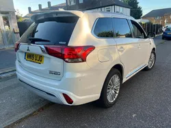 White Used 2019 Mitsubishi Outlander P-HEV Estate | £11,500 (Super price)