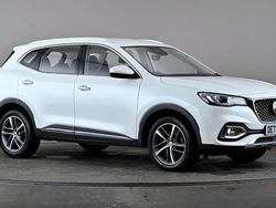 White Used 2022 MG HS Excite SUV | £13,498 (Fair price)