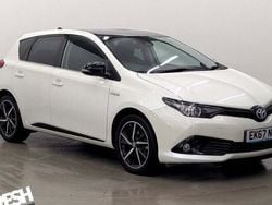 White Used 2017 Toyota Auris Hybrid Hatchback | £13,390 (Fair price)