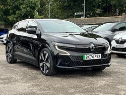 Metallic diamond black Used 2024 Renault Mégane Komfort Hatchback | £19,786 (Fair price)