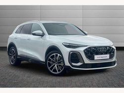 Glacier white Used 2025 Audi Q5 Advanced SUV | £54,595
