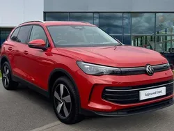 Persimmon red metallic Used 2025 VW Tiguan Match SUV | £32,591 (Fair price)