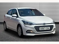 White Used 2017 Hyundai i20 SE Hatchback | £7,795 (Fair price)