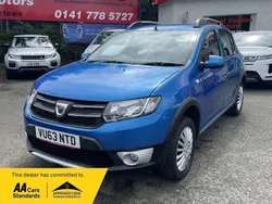 Blue Used 2013 Dacia Sandero Lauréate Hatchback | £3,995 (Good price)