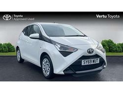 White Used 2020 Toyota Aygo X-play Hatchback | £8,790 (Fair price)
