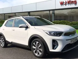 White Used 2022 Kia Stonic 2 SUV | £13,895 (Fair price)