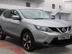 Silver Used 2016 Nissan Qashqai N-Connecta SUV | £9,244 (Fair price)