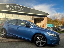 Blue Used 2018 Volvo V40 R-Design Estate | £10,490 (Fair price)