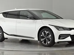 White Used 2023 Kia EV6 GT-Line SUV | £27,750 (Good price)