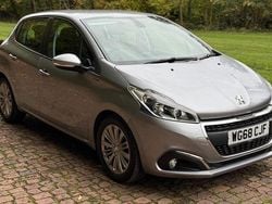 Grey Used 2019 Peugeot 208 Signature Sky Hatchback | £7,999 (Good price)
