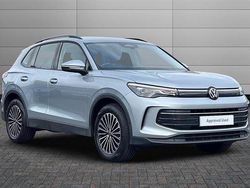 Oyster silver Used 2024 VW Tiguan Life SUV | £28,450 (Expensive)