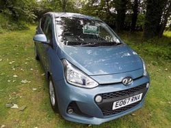 Blue Used 2017 Hyundai i10 Premium Hatchback | £5,795 (Fair price)