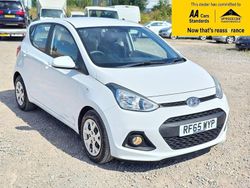 White Used 2015 Hyundai i10 SE Hatchback | £8,688 (Fair price)