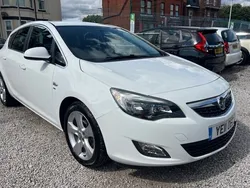 White Used 2011 Vauxhall Astra SRi Hatchback | £2,995 (Fair price)