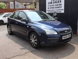 Blue Used 2006 Ford Focus Hatchback | £1,495 (Good price)