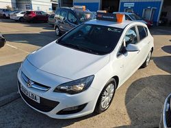 White Used 2013 Vauxhall Astra Hatchback | £1,999 (Expensive)