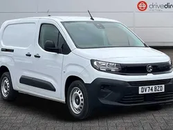 White New 2024 Vauxhall Combo S MPV | £15,250 (Good price)