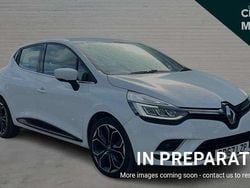 White Used 2017 Renault Clio IV Dynamique Hatchback | £9,437 (Fair price)