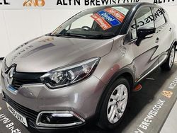 Oyster grey metallic, diamond black roof Used 2015 Renault Captur Dynamique SUV | £6,999 (Fair price)