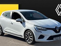White Used 2021 Renault Clio V Iconic Hatchback | £11,890 (Fair price)