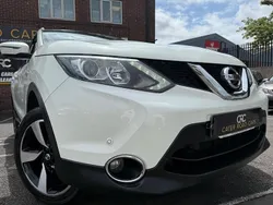 White Used 2016 Nissan Qashqai N-Connecta SUV | £8,395 (Fair price)