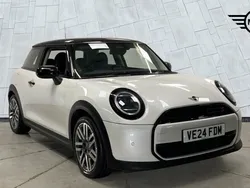 White Used 2024 Mini Cooper S Hatch Hatchback | £22,450 (Fair price)