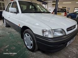 White Used 1993 Ford Orion Sedan | £6,500
