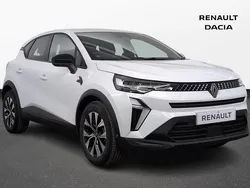 White New 2025 Renault Captur Evolution SUV | £22,000 (Super price)