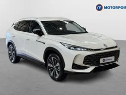 White New 2025 MG HS Trophy SUV | £22,999 (Expensive)