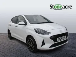 White Used 2024 Hyundai i10 Premium Hatchback | £14,995 (Fair price)