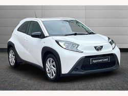 White Used 2022 Toyota Aygo PURE Hatchback | £10,450 (Fair price)