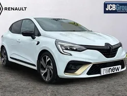 White Used 2023 Renault Clio V Engineered Hatchback | £16,995 (Fair price)