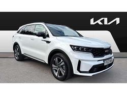 White Used 2023 Kia Sorento SUV | £39,785 (Fair price)