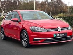 Red Used 2018 VW Golf VII SE Hatchback | £11,800 (Fair price)